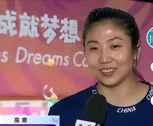 女排大副攻在哪？高意太软，万梓玥太慢！杨玛依婷李若琦或是希望